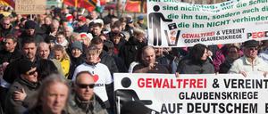 Massenansturm? Pegida will nach zuletzt sinkenden Teilnehmerzahlen bei ihren „Spaziergängen“ nun bis zu 30 000 Menschen in Dresden versammeln.