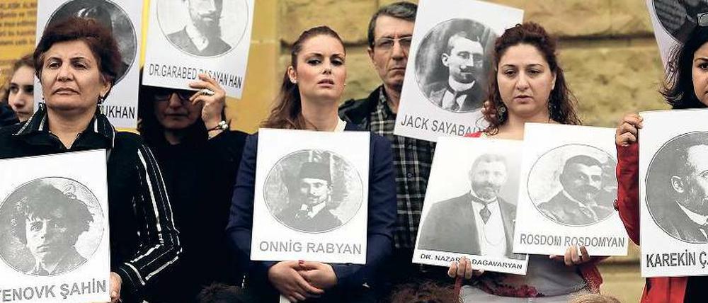 Bereits am 99. Jahrestag der Vertreibung der Armenier durch das Osmanische Reich gedachten Angehörige der Opfer. 