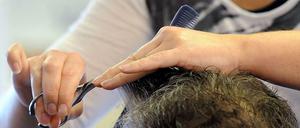 Manche Friseure wurden in eine Scheinselbstständigkeit gedrängt, um den Mindestlohn zu umgehen. 