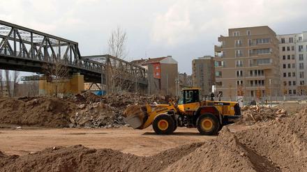 Jede Menge Kies: Am Gleisdreieck wird weitergebuddelt. Jetzt entsteht ein neues Viertel, zu dem auch Hochhäuser gehören.