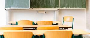 Leeres Klassenzimmer. Gegen eine Lehrerin in Köpenick wurde offenbar Anzeige erstattet.