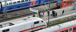 Die Lokführergewerkschaft GDL hat erneute Streiks bei der Bahn angedeutet.