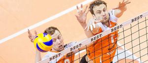 Block ins Finale: Paul Carroll und Tomas Kmet.