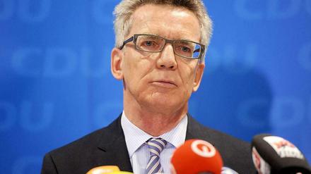 Bundesinnenminister Thomas de Maiziere am Freitag nach dem Treffen der Länder-Innenminister und Innenexperten in Bremen. 