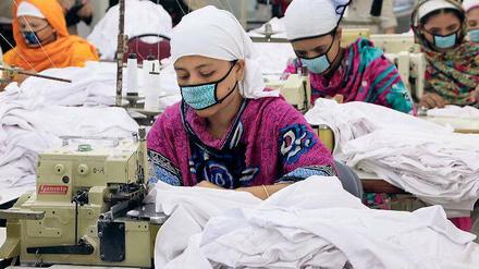 Die Ashique-Fabrik mit 3000 Mitarbeitern gilt heute als Vorzeige-Betrieb, obwohl noch nicht alle Mängel, die Prüfer gefunden hatten, beseitigt sind.