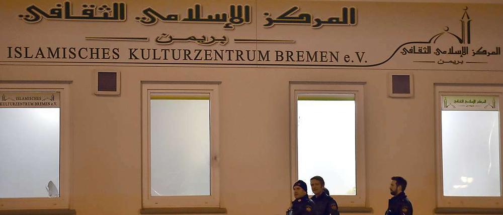 Dieses islamische Kulturzentrum durchsuchten Bremer Einsatzkräfte, nachdem es geheißen hatte, dort könnten sich französischsprachige Terroristen aufhalten.