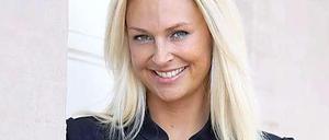 Verkehrte Welt: Eva Christiansen, Sexual- und Paartherapeutin, ist die erste Bankkundin, die einen Kredit aufgenommen hat und dafür von der Bank Zinsen bekommt.