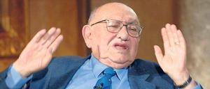 Das „Literarische Quartett“ ging am 25. März 1988 auf Sendung. Über 13 Jahre lobte und verriss die Kritikerrunde um Marcel Reich-Ranicki.