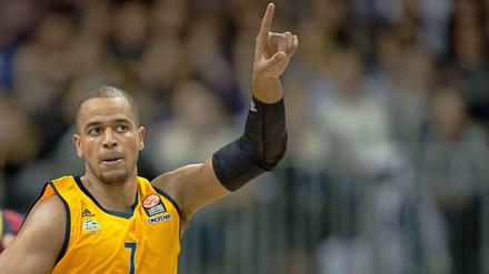Bamberg im Blick. Berlins Alex King will im Pokal-Halbfinale (17 Uhr) siegen.