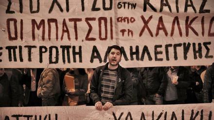 Aufruhr in Athen. Eine Goldmine treibt in diesen Tagen tausende griechische Demonstranten auf die Straßen.