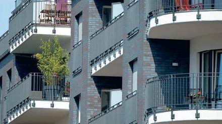 Eigentum verpflichtet. Auch für die eigene Wohnung gelten Regeln. Jeder Eigentümer muss Rücksicht auf die unmittelbare Nachbarschaft nehmen.