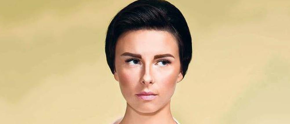 Formbewusst. Balbina, 31, trägt auf der Bühne ausgefallene Designer-Kostüme, die ihren Shows etwas Theatralisches geben. x