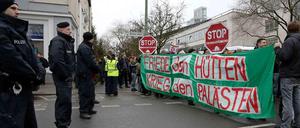 In letzter Minute wurde eine Zwangsräumung in Reinickendorf durch einen Beschluss des Amtsgerichts abgebrochen. Rund 100 Beamte waren im Einsatz.