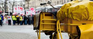 In den nächsten Tagen sollen die liegen gebliebenen Pakete und Sendungen ausgeteilt werden.