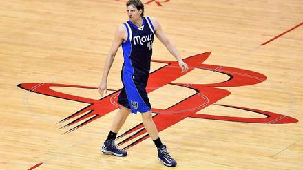 Die Chancen, dass Dirk Nowitzki im September bei der EM für Deutschland in Berlin aufläuft, dürften gestiegen sein.