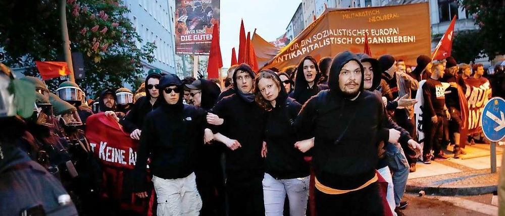 Ein Foto von der letztjähigen Kundgebung. Es kam immer wieder zu Ausschreitungen, auch wenn der Großteil friedlich demonstrierte.