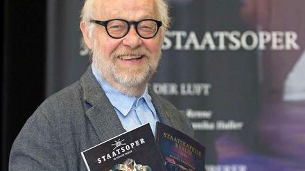 Jürgen Flimm bei der Jahrespressekonferenz der Berliner Staatsoper im Schiller Theater.