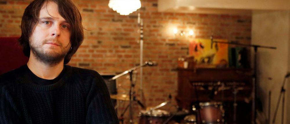 Experimentierfreudig. Sänger, Gitarrist und Produzent Tobias Siebert, 38, in seinem Studio am Schlesischen Tor.