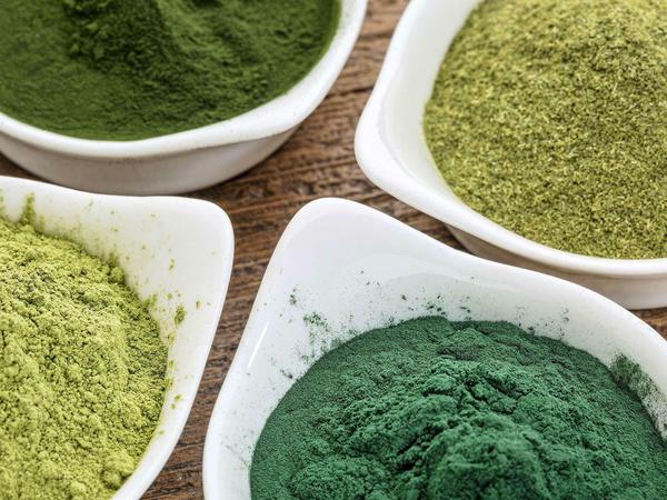 Teure Pülverchen. Grünkohl und Brennessel täten's auch, für weit weniger Geld. Informationen über Ernährung mit einheimischem Obst und Gemüse auf dem Gesundheitsportal www.ugb.de.