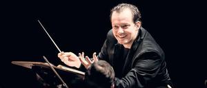 Liegt gut in der Kurve. Der lettische Dirigent Andris Nelsons.