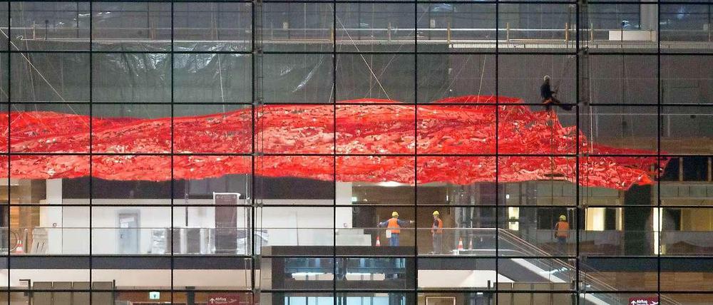 Zumindest von der Architektur her transparent: der künftige, wenn auch nicht mehr ganz neue Hauptstadtflughafen BER.