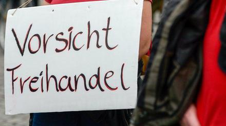 Befürworter und Gegner des Freihandelsabkommen liefern sich seit Monaten Wortgefechte über den Sinn und Unsinn von TTIP und CETA. 