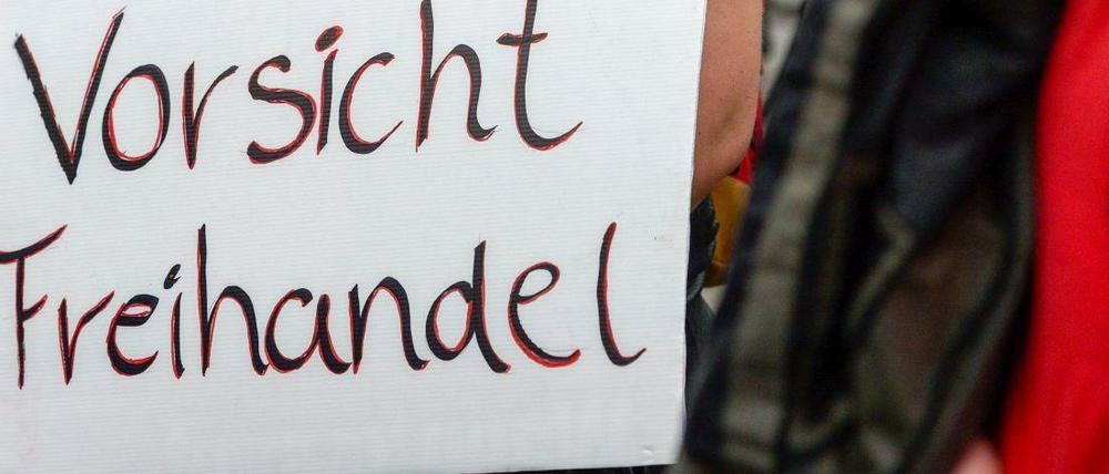 Befürworter und Gegner des Freihandelsabkommen liefern sich seit Monaten Wortgefechte über den Sinn und Unsinn von TTIP und CETA. 