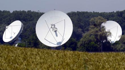 Der US-Geheimdienst NSA hat offenbar mit Wissen des Bundesnachrichtendienstes jahrelang Konzerne wie den Airbus-Vorgänger EADS sowie Politiker ausgespäht.