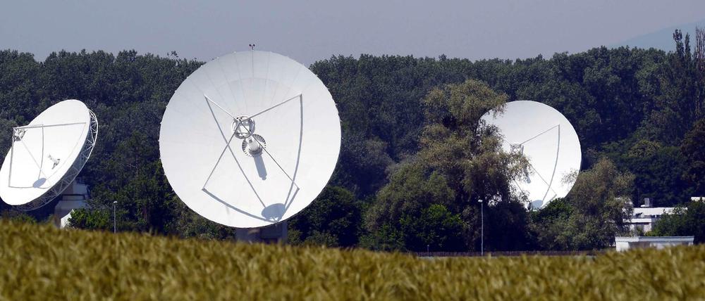 Der US-Geheimdienst NSA hat offenbar mit Wissen des Bundesnachrichtendienstes jahrelang Konzerne wie den Airbus-Vorgänger EADS sowie Politiker ausgespäht.