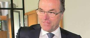 Familienfehde: Clemens Tönnies und sein Neffe Robert (rechts) streiten um die Macht im Unternehmen.