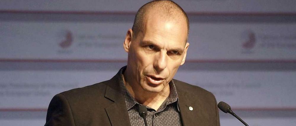 Yanis Varoufakis, Finanzminister Griechenlands, am 24. 4. 2015 auf der Pressekonferenz des Treffens der Euro-Finanzminister in Riga.