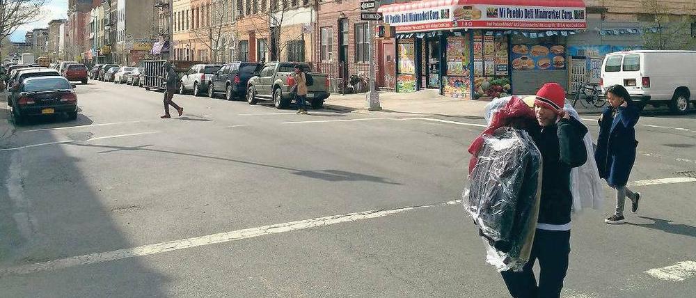 Eine Mischung wie auf der Sonnenallee. Auf der Irving Avenue treffen sich Einwanderer und New Yorker Hipster.