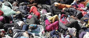 Gerettete Flüchtlinge auf dem Mittelmeer 