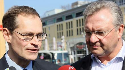 Der beide trauen sich sich was. Der Regierende Bürgermeister Michael Müller will BER-Aufsichtsratsvorsitzender werden. Sein Senatskollege Frank Henkel will auch mitmachen.