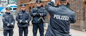 Die Polizei, nicht beleidigt und gut gelaunt