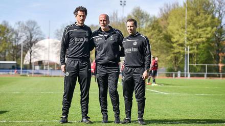 Das neue Trainerteam von Hannover 96: Co-Trainer Jan-Moritz Lichte, Trainer Michael Frontzeck und Co-Trainer Steven Cherundolo (von links nach rechts).