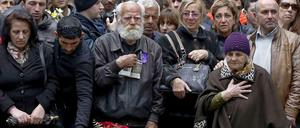 Hunderttausende legten an der Gedenkstätte in der armenischen Hauptstadt Eriwan Blumen nieder, um des Beginns des Völkermords vor 100 Jahren zu gedenken.