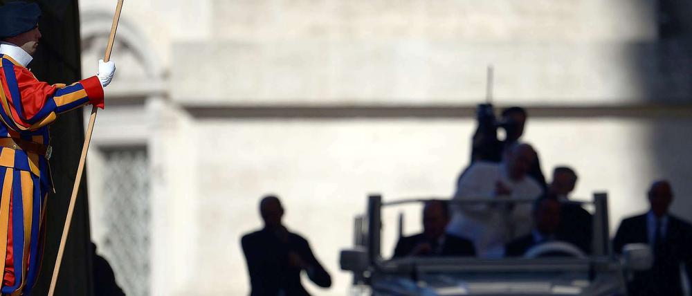 Gefährdeter Vatikan? Die italienische Polizei ist einer Terroristengruppe auf der Spur, die möglicherweise einen Anschlag auf den Vatikan geplant haben könnte. 