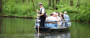 Es wird wärmer und damit machen auch wieder Bootstouren auf der Spree Spaß.