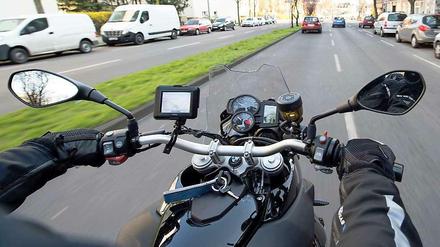 Die Motorradsaison hat wieder begonnen - Motorradfahrer sind besonders häufig unverschuldet Opfer von Unfällen.