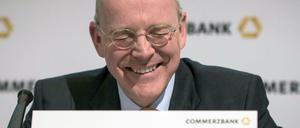 Martin Blessing verspricht den Aktionären erstmals seit 2007 wieder eine Dividende. Große Euphorie kam trotzdem nicht auf. 