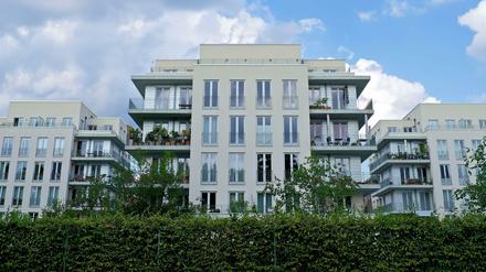 Ob wie hier an der Rummelsburger Bucht oder in anderen Kiezen: Kaufen und Bauen liegt im Trend. Messen informieren rund um die Immobilie.