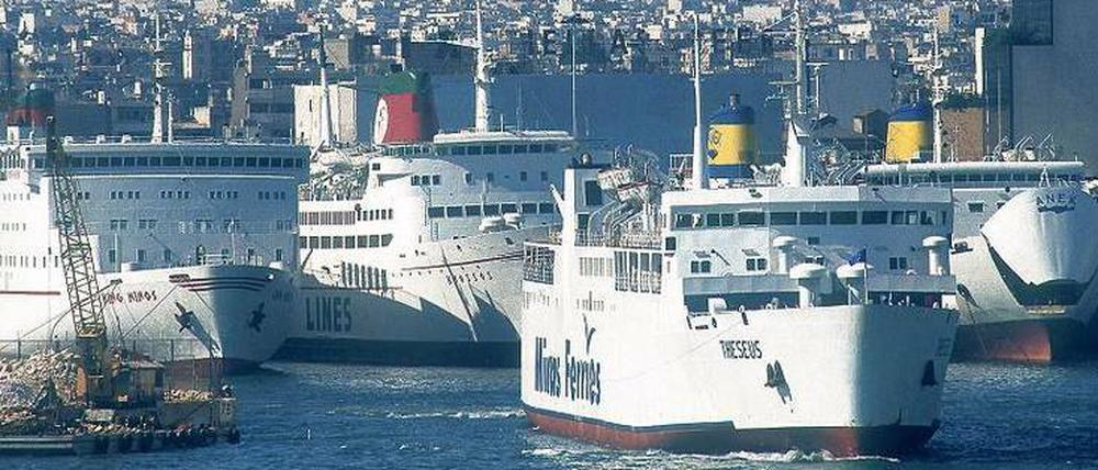 Sicherer Hafen. Griechenland prüft laut Regierungskreisen nun doch den Verkauf seiner beiden größten Häfen von Piräus und Thessaloniki.