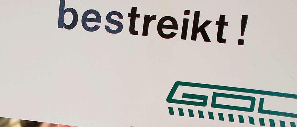 Die Gewerkschaft GDL droht mit langen Streiks, nachdem das neue Tarifangebot der Deutschen Bahn abgelehnt wurde.