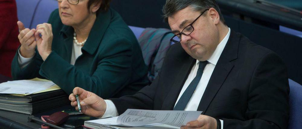 Zoff um Schiedsgerichte bei TTIP: Gabriel präsentiert neuen Vorschlag für ein bilaterales Handelsgericht zwischen EU und USA. 