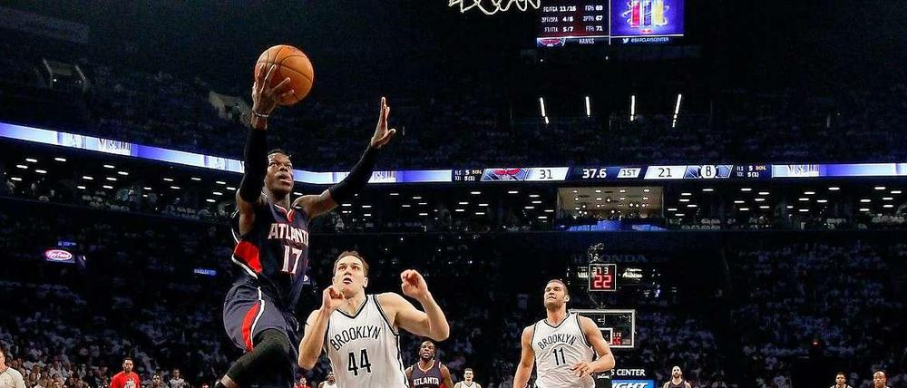 Auf in die nächste Runde. Auf Dennis Schröder und seine Atlanta Hawks warten als nächstes die Washington Wizards.