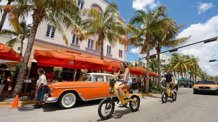 Die Touristen sind heute zurück in Miami Beach. Bevor Daoud 1985 Bürgermeister wurde, litt die Stadt unter Verbrechen und wachsender Armut.