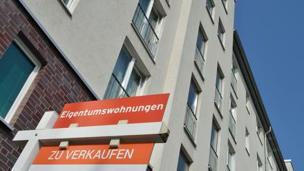 Mieten oder Kaufen? "In Wahrheit ist Kaufen gegenüber dem Mieten nicht so viel günstiger", warnt Reiner Braun vom Forschungsinstitut Empirica.