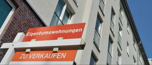 Mieten oder Kaufen? "In Wahrheit ist Kaufen gegenüber dem Mieten nicht so viel günstiger", warnt Reiner Braun vom Forschungsinstitut Empirica.