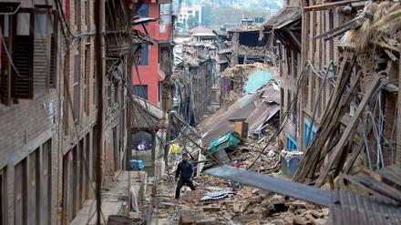 Trümmerlandschaft. Wie in Bhaktapur, einer Stadt nahe Kathmandu, sieht es vielerorts in der Erdbebenregion von Nepal aus. 